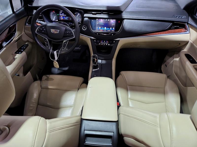 53548696 :رقم المزاد ، 1GYKNDRS2HZ106070 vin ، 2017 Cadillac Xt5 مزاد بيع
