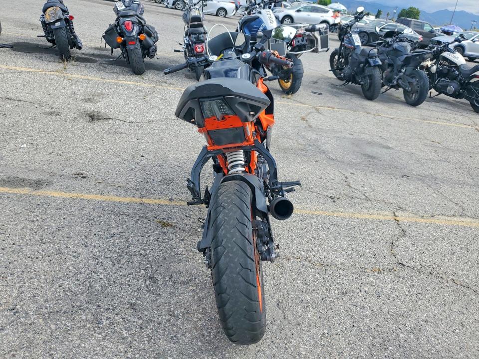 52393526 :رقم المزاد ، MD2JYJ40XJC299729 vin ، 2018 Ktm 390 مزاد بيع