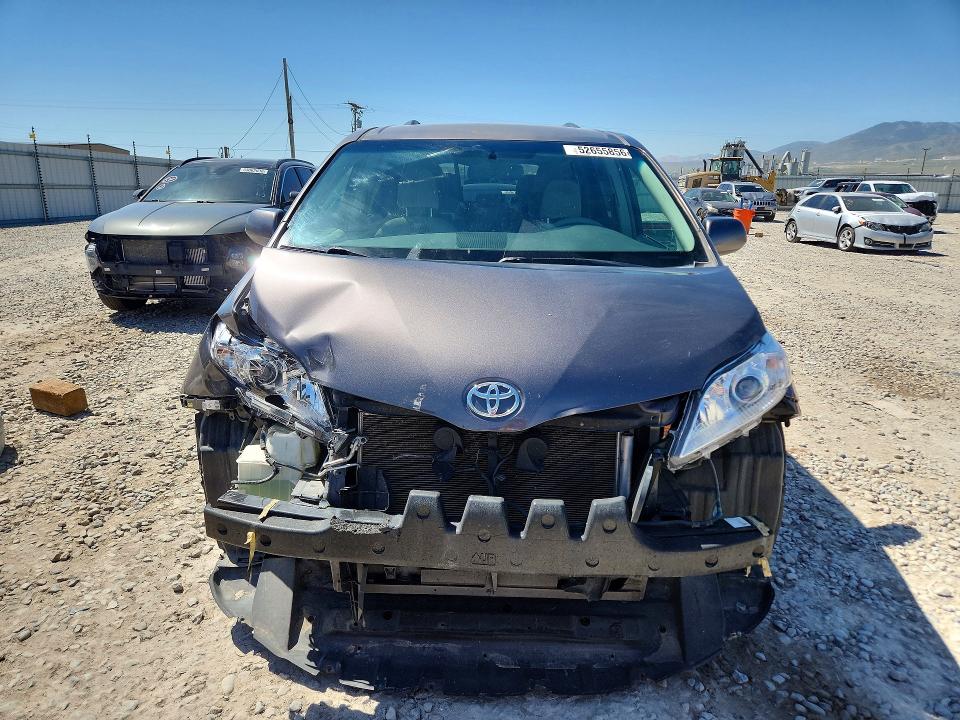 Продаж на аукціоні авто 2011 Toyota Sienna, vin: 5TDKK3DC9BS151346, номер лоту: 52655856