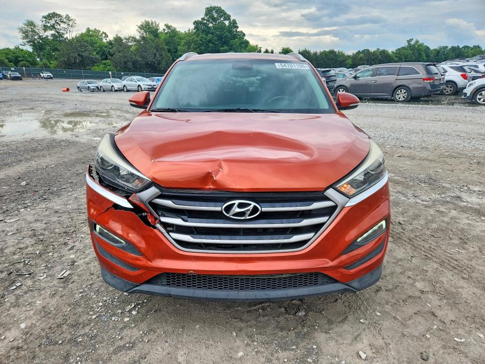 54701106 :رقم المزاد ، KM8J33A42HU514138 vin ، 2017 Hyundai Tucson مزاد بيع