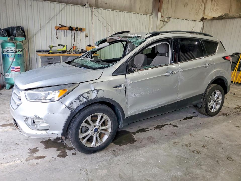 2018 Ford Escape მანქანა იყიდება აუქციონზე, vin: 1FMCU0GD4JUD60615, აუქციონის ნომერი: 54591816