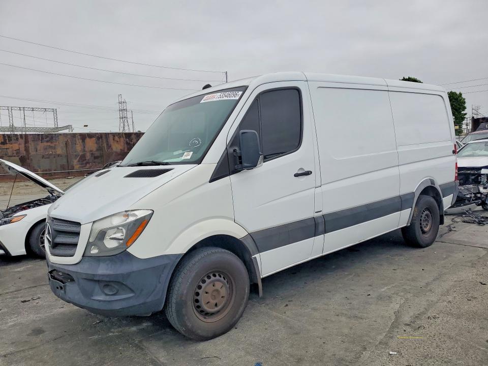 53546096 :رقم المزاد ، WD3PE7DC7FP149285 vin ، 2015 Mercedes-benz Sprinter مزاد بيع