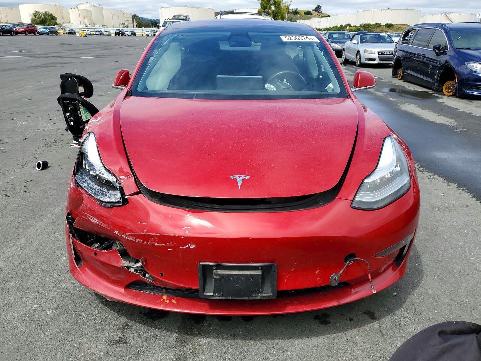 52360746 :رقم المزاد ، 5YJ3E1EAXJF042930 vin ، 2018 Tesla Model 3 مزاد بيع