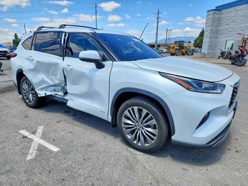 Продажа на аукционе авто 2022 Toyota Highlander, vin: 5TDEBRCH5NS078333, номер лота: 54830856