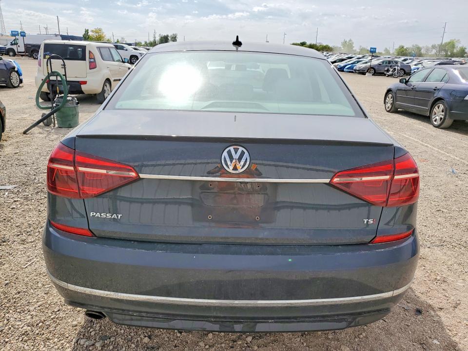 52758146 :رقم المزاد ، 1VWDT7A37HC063291 vin ، 2017 Volkswagen Passat مزاد بيع