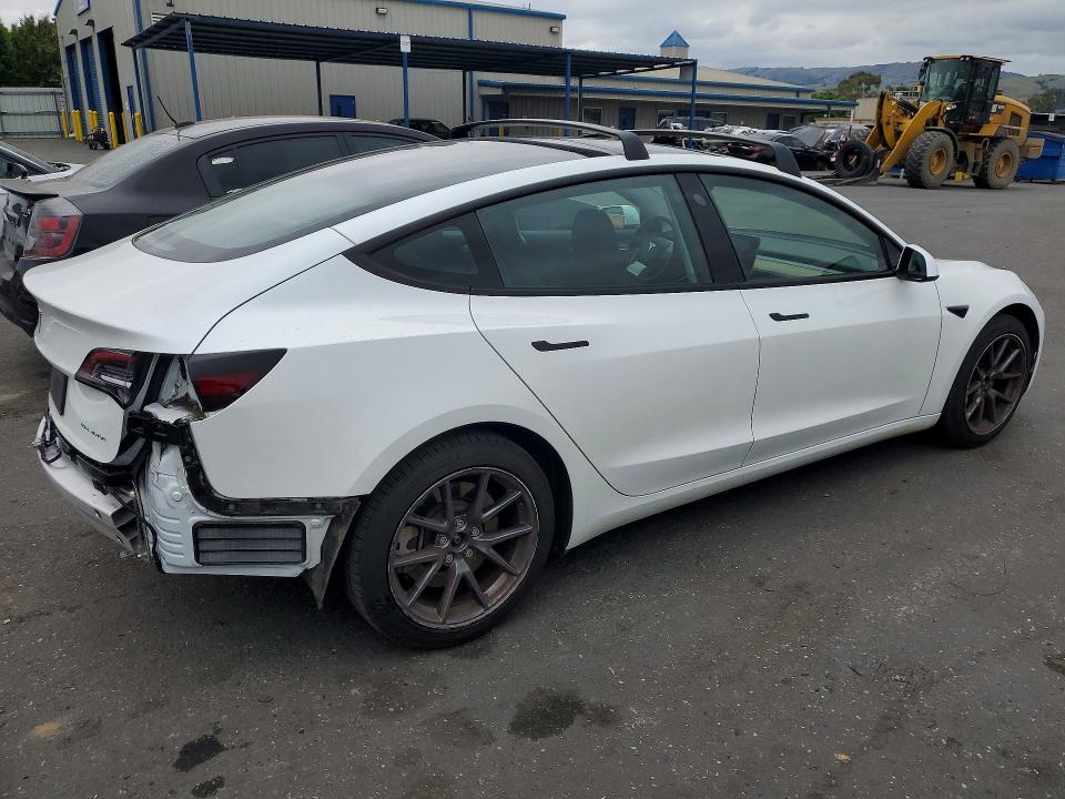 51031586 :رقم المزاد ، 5YJ3E1EBXNF180630 vin ، 2022 Tesla Model 3 مزاد بيع
