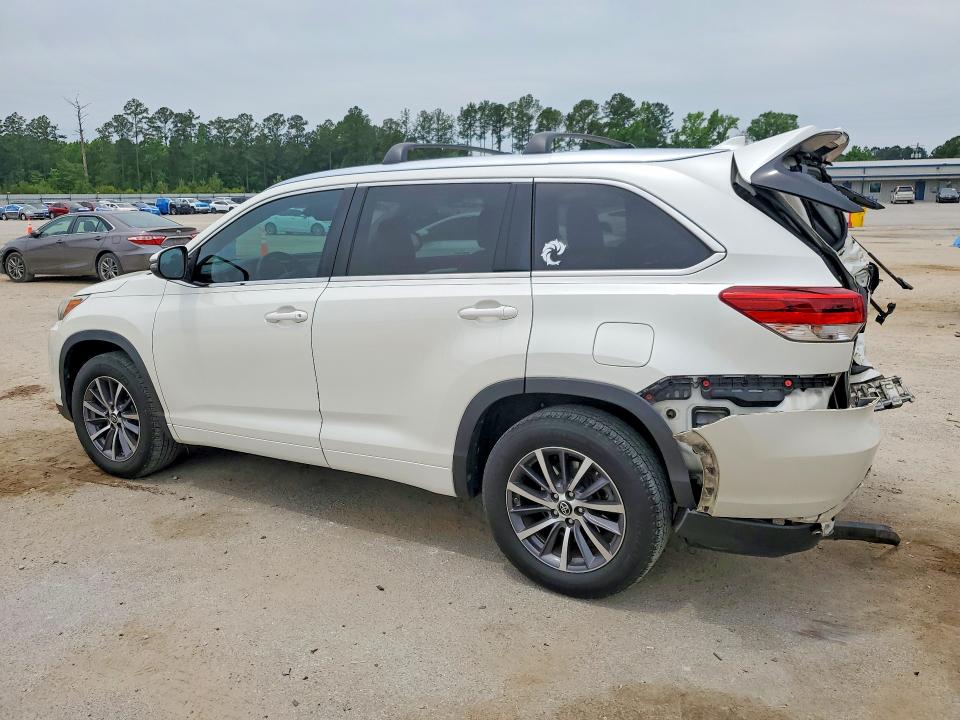 52734636 :رقم المزاد ، 5TDKZRFH2JS536494 vin ، 2018 Toyota Highlander مزاد بيع