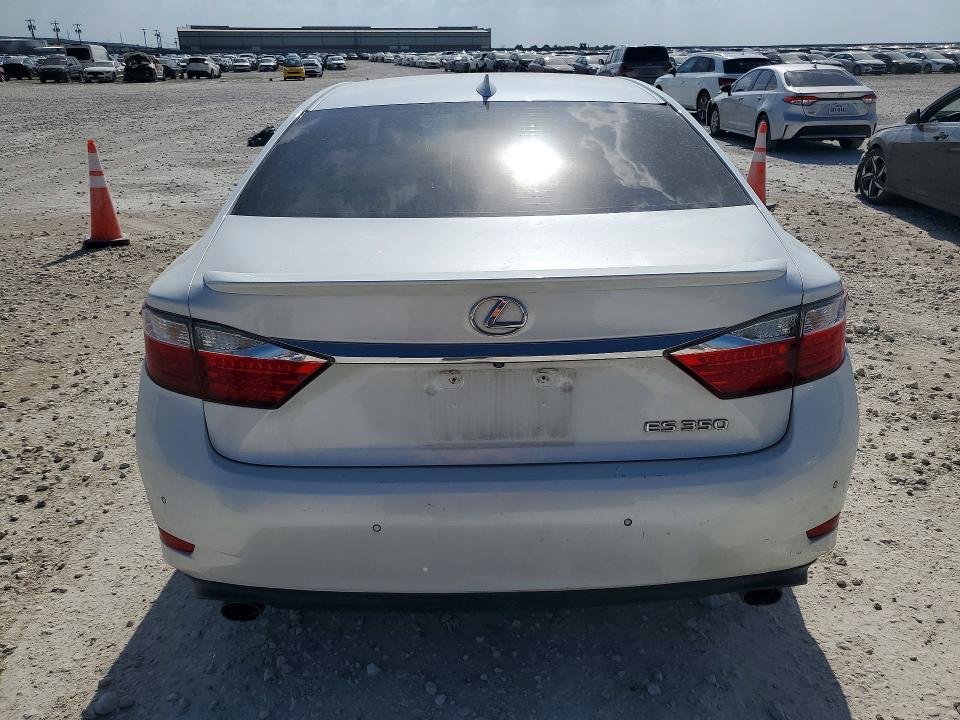 54113456 :رقم المزاد ، JTHBK1GG4F2173592 vin ، 2015 Lexus Es مزاد بيع