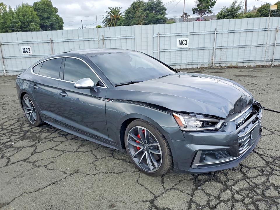 52494136 :رقم المزاد ، WAUC4CF51JA061324 vin ، 2018 Audi S5 مزاد بيع