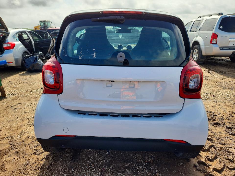 54650866 :رقم المزاد ، WMEFJ9BA0JK283377 vin ، 2018 Smart Fortwo مزاد بيع