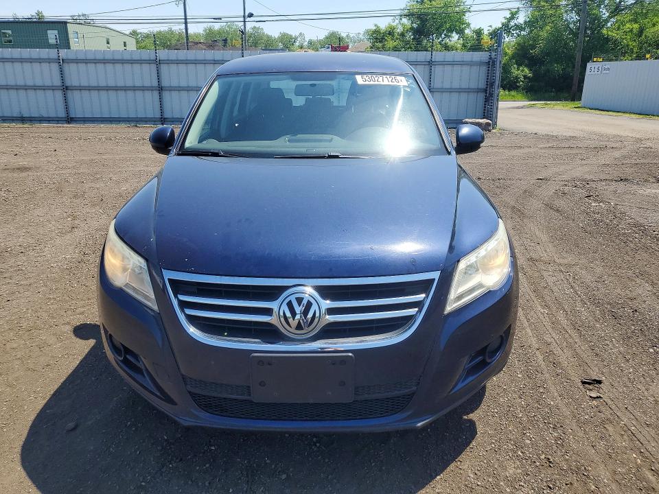 53027126 :رقم المزاد ، WVGAV7AX0BW553432 vin ، 2011 Volkswagen Tiguan مزاد بيع