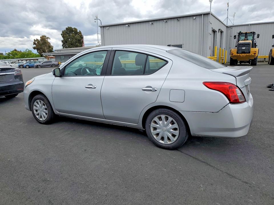 52419036 :رقم المزاد ، 3N1CN7AP1KL840915 vin ، 2019 Nissan Versa مزاد بيع
