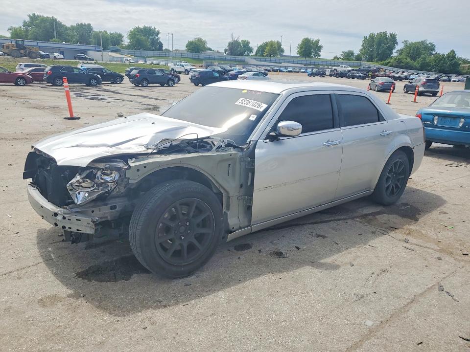 52381026 :رقم المزاد ، 2C3KA63H97H637604 vin ، 2007 Chrysler 300c مزاد بيع