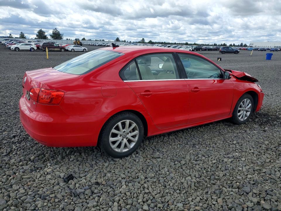 53325686 :رقم المزاد ، 3VWD07AJ0EM432834 vin ، 2014 Volkswagen Jetta مزاد بيع