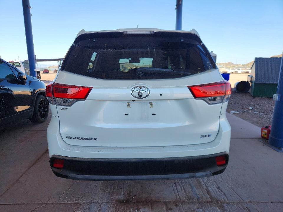 Aukcja sprzedaży 2018 Toyota Highlander, vin: 5TDKZRFHXJS536629, numer aukcji: 52405536