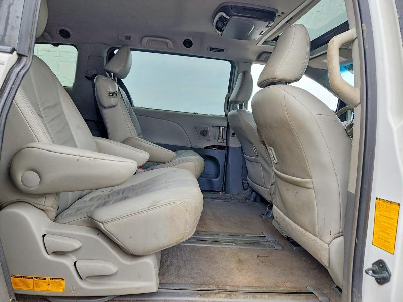 2011 Toyota Sienna მანქანა იყიდება აუქციონზე, vin: 5TDYK3DC8BS028972, აუქციონის ნომერი: 52812516