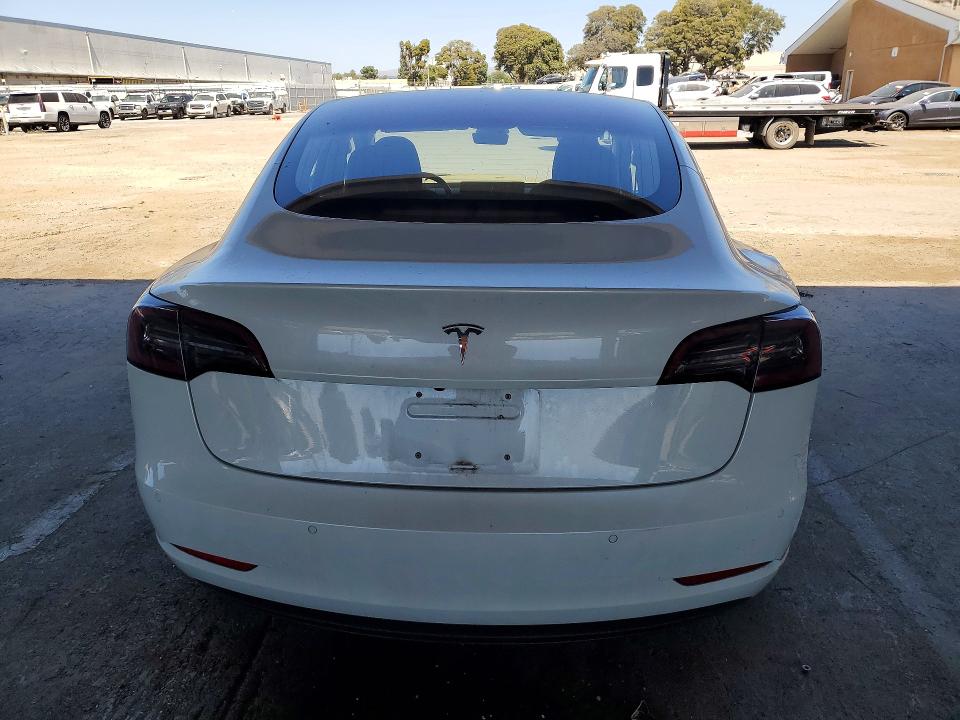 54176506 :رقم المزاد ، 5YJ3E1EA0JF023044 vin ، 2018 Tesla Model 3 مزاد بيع