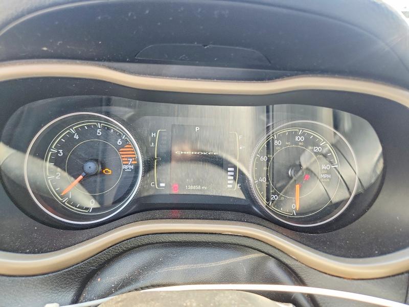 52439876 :رقم المزاد ، 1C4PJLCB7GW173015 vin ، 2016 Jeep Cherokee مزاد بيع
