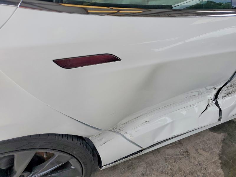 2018 Tesla Model S მანქანა იყიდება აუქციონზე, vin: 5YJSA1E40JF251918, აუქციონის ნომერი: 54820196