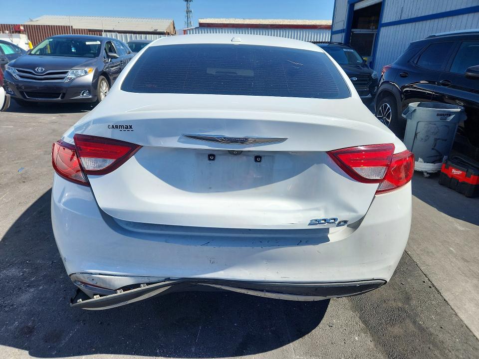 54245576 :رقم المزاد ، 1C3CCCCB5FN525106 vin ، 2015 Chrysler 200 مزاد بيع