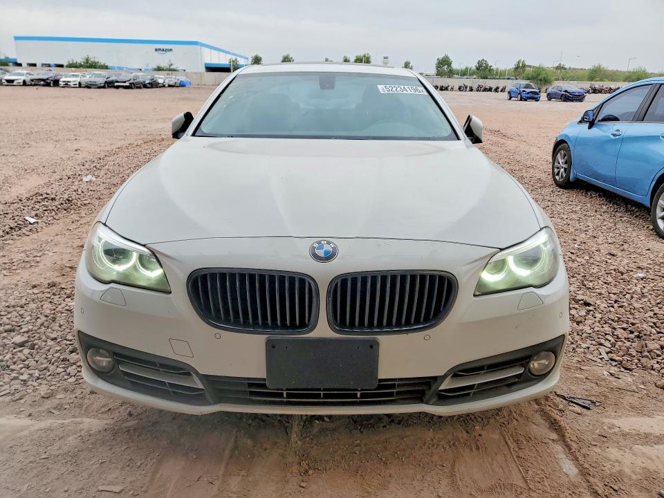 52234196 :رقم المزاد ، WBA5A5C5XFD513116 vin ، 2015 Bmw 528 مزاد بيع