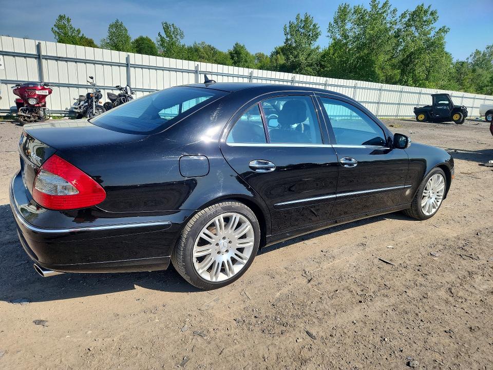 53429936 :رقم المزاد ، WDBUF87X27B121868 vin ، 2007 Mercedes-benz E مزاد بيع