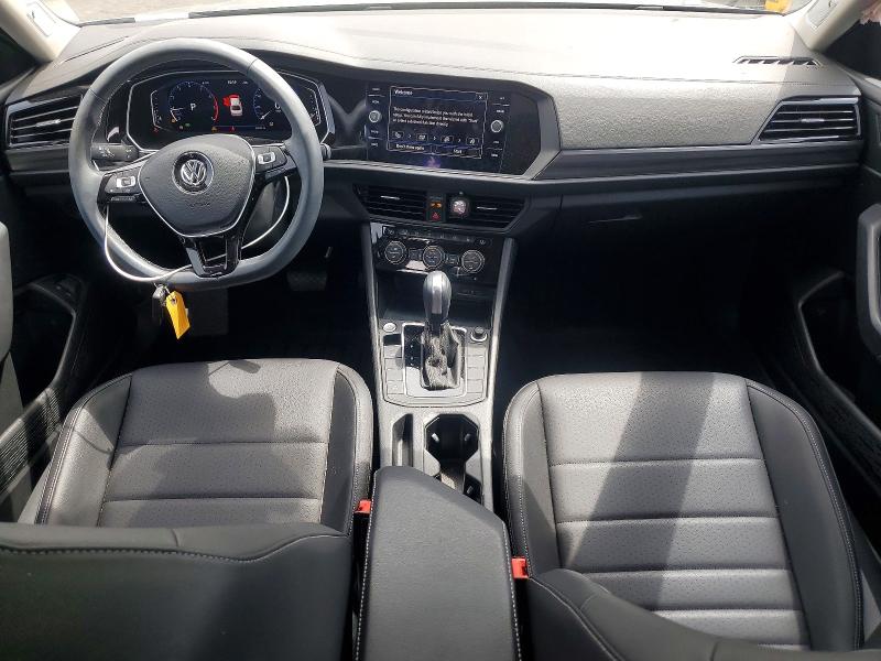 55180176 :رقم المزاد ، 3VWE57BU0MM085471 vin ، 2021 Volkswagen Jetta مزاد بيع