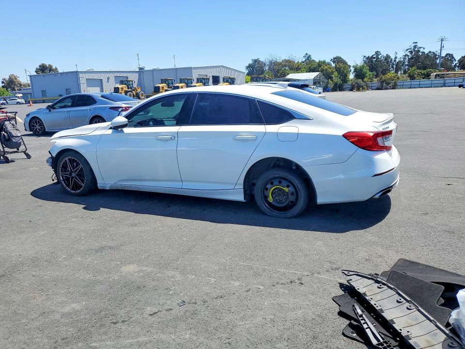 52881016 :رقم المزاد ، 1HGCV1F33LA141859 vin ، 2020 Honda Accord مزاد بيع