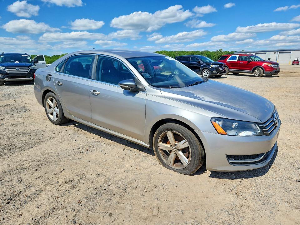 2012 Volkswagen Passat მანქანა იყიდება აუქციონზე, vin: 1VWBP7A37CC089569, აუქციონის ნომერი: 52991196