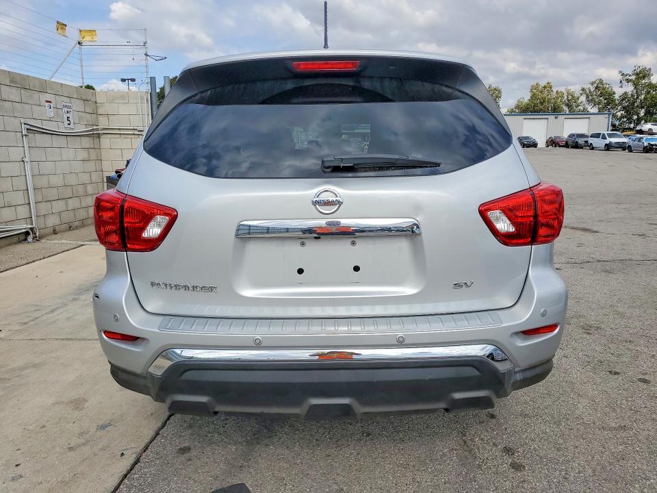 2017 Nissan Pathfinder მანქანა იყიდება აუქციონზე, vin: 5N1DR2MN6HC607213, აუქციონის ნომერი: 52406136