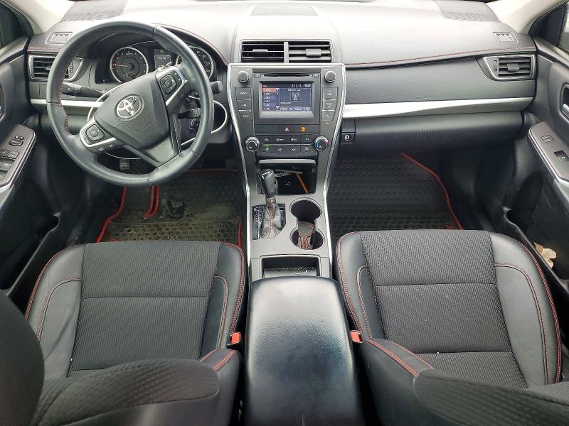52727206 :رقم المزاد ، 4T1BF1FK7HU784795 vin ، 2017 Toyota Camry مزاد بيع