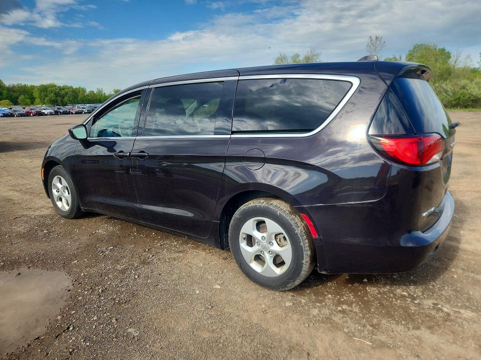 53036766 :رقم المزاد ، 2C4RC1CG8HR836895 vin ، 2017 Chrysler Pacifica مزاد بيع