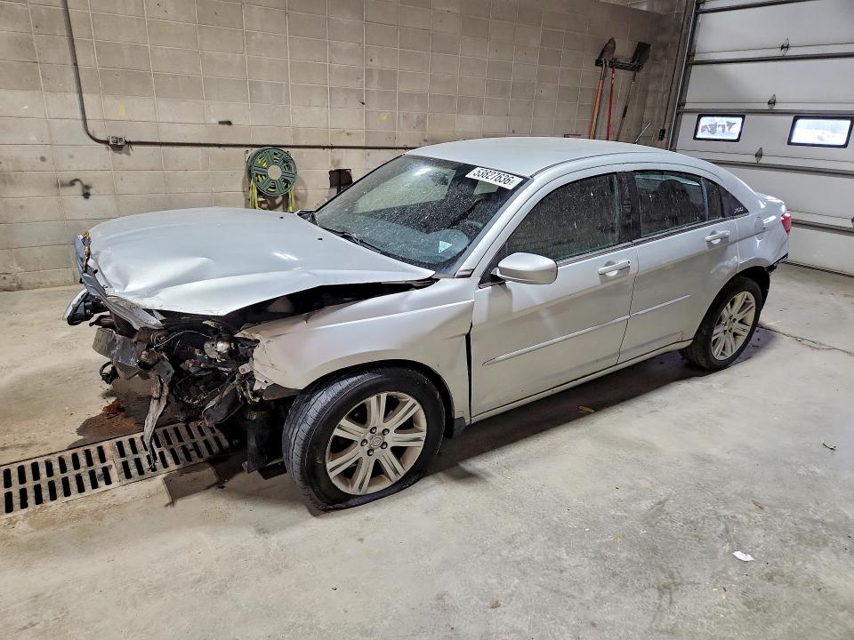 Продаж на аукціоні авто 2012 Chrysler 200, vin: 1C3CCBABXCN208334, номер лоту: 53827636