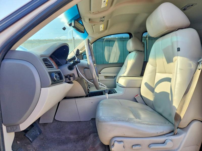 2014 Chevrolet Suburban მანქანა იყიდება აუქციონზე, vin: 1GNSCJE03ER234688, აუქციონის ნომერი: 54700026