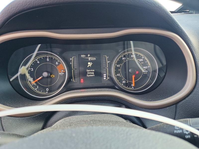 46779196 :رقم المزاد ، 1C4PJLCB8HD222011 vin ، 2017 Jeep Cherokee مزاد بيع