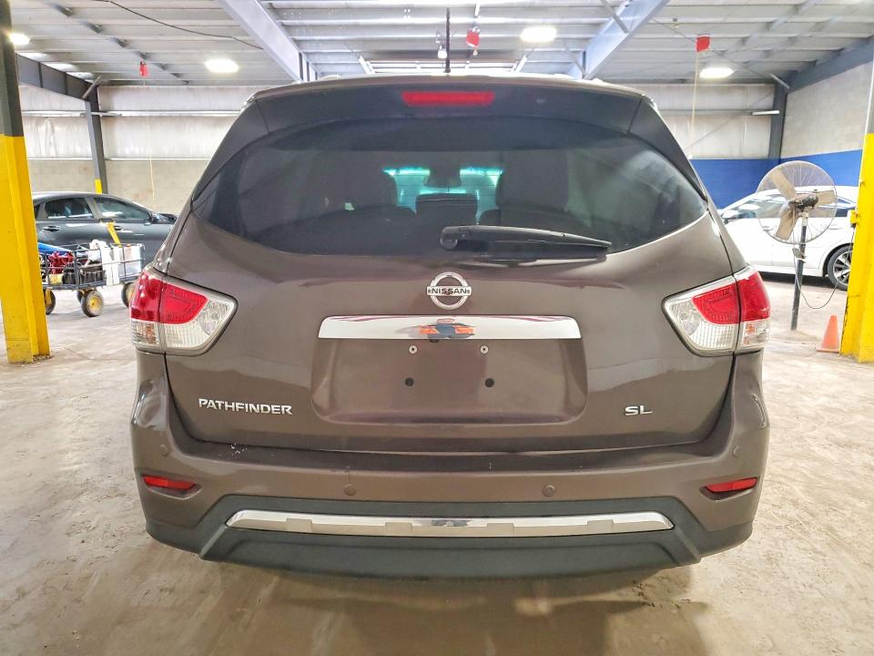 52768976 :رقم المزاد ، 5N1AR2MN7FC717882 vin ، 2015 Nissan Pathfinder مزاد بيع