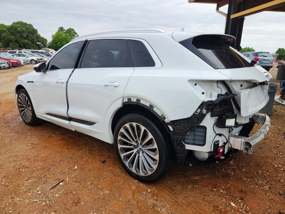 Продажа на аукционе авто 2019 Audi E-tron, vin: WA1VAAGE7KB022699, номер лота: 52859816