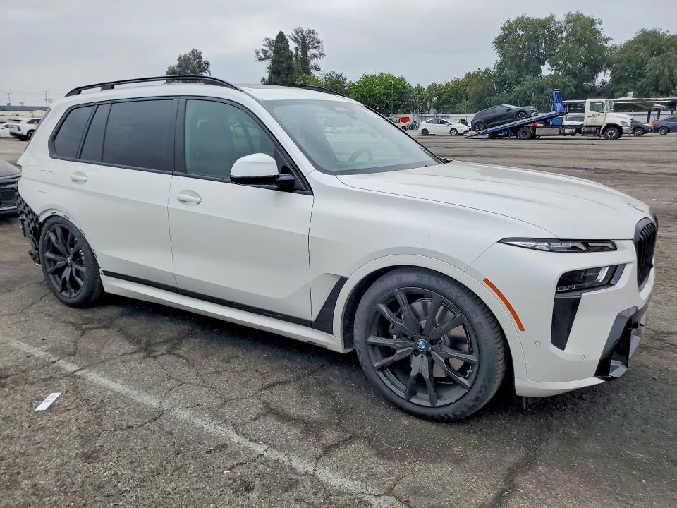 53422676 :رقم المزاد ، 5UX23EM05T9257354 vin ، 2026 Bmw X7 مزاد بيع