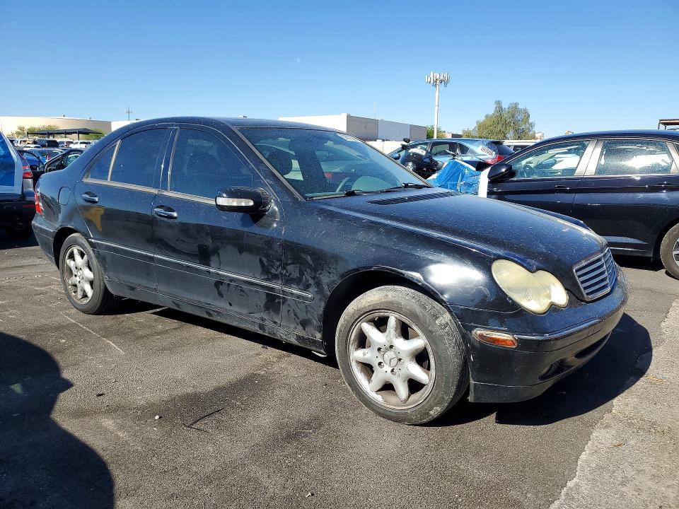 52878366 :رقم المزاد ، WDBRF61J42F135982 vin ، 2002 Mercedes-benz C مزاد بيع