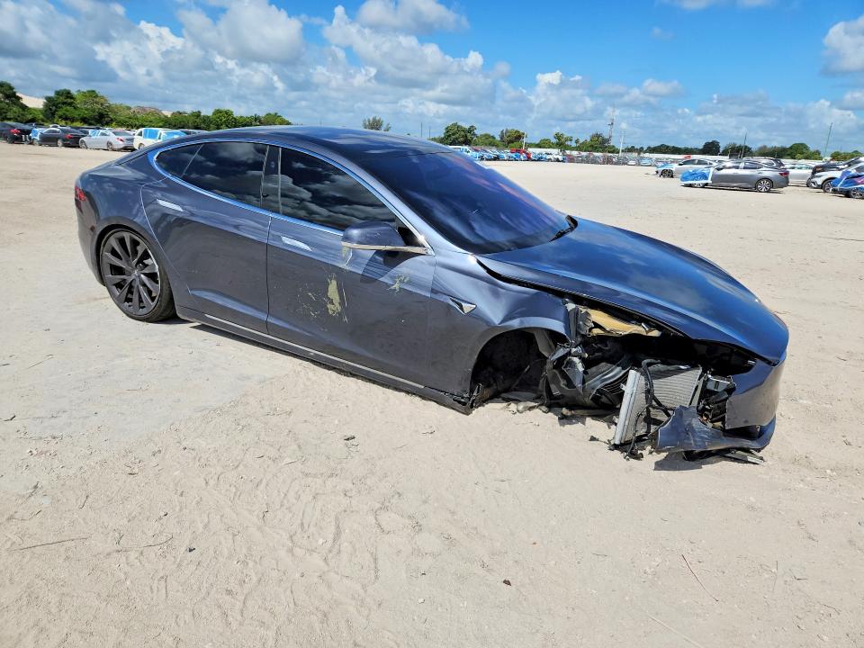 54651996 :رقم المزاد ، 5YJSA1E28KF305109 vin ، 2019 Tesla Model S مزاد بيع