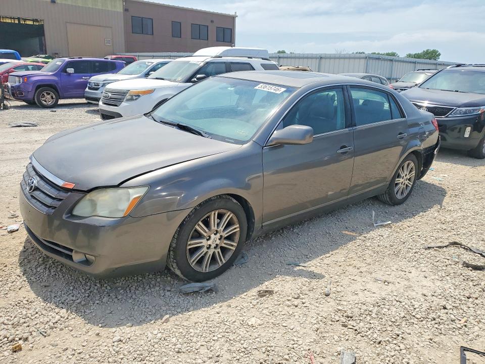 53615746 :رقم المزاد ، 4T1BK36B45U047234 vin ، 2005 Toyota Avalon مزاد بيع