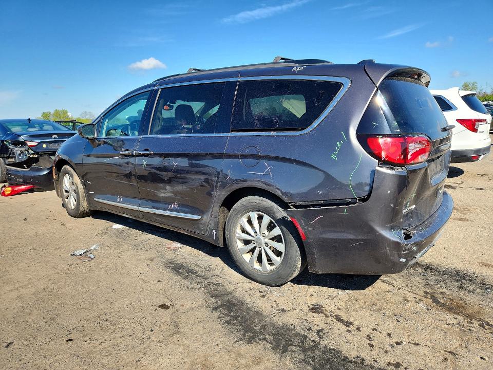 Продажа на аукционе авто 2017 Chrysler Pacifica, vin: 2C4RC1BG1HR576891, номер лота: 51794246