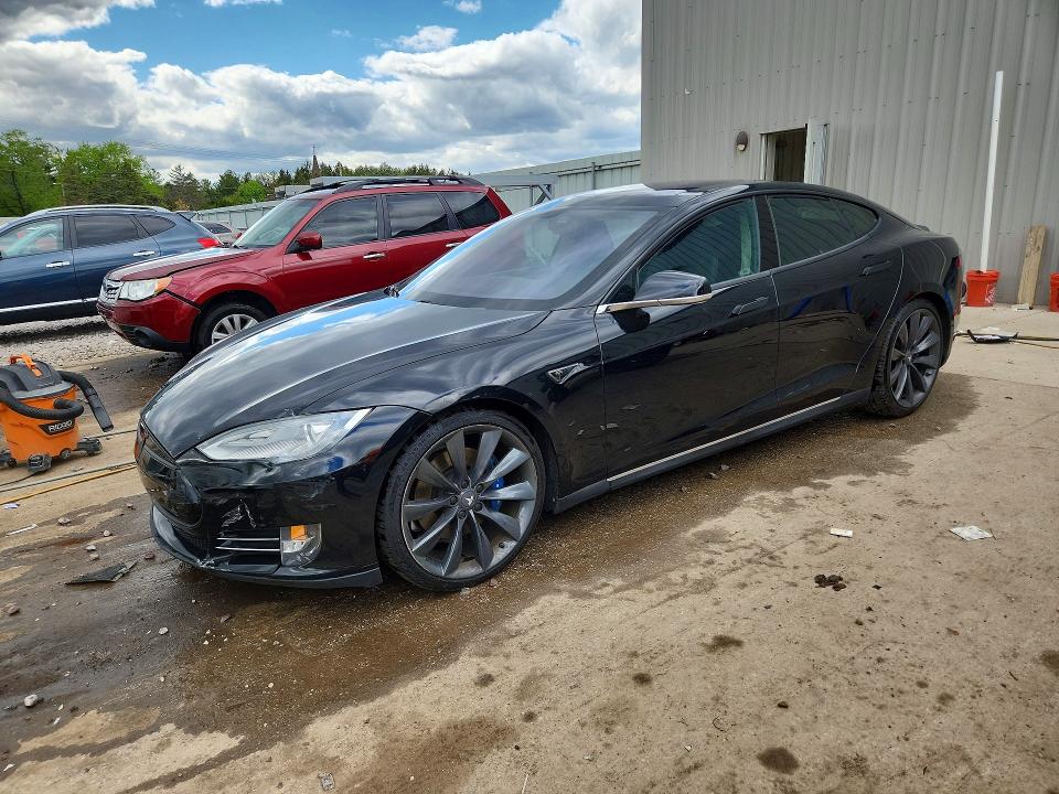 53716336 :رقم المزاد ، 5YJSA1CP9DFP07111 vin ، 2013 Tesla Model S مزاد بيع