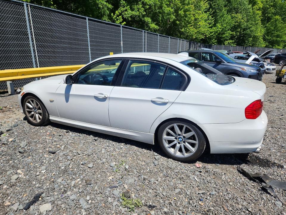 41628936 :رقم المزاد ، WBAPH7G57BNL85979 vin ، 2011 Bmw 328 مزاد بيع