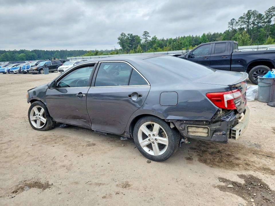 51813256 :رقم المزاد ، 4T1BF1FK4CU065464 vin ، 2012 Toyota Camry مزاد بيع
