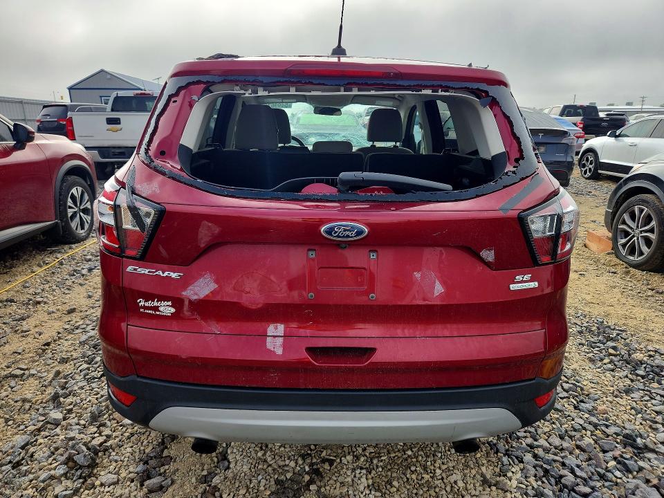 54996706 :رقم المزاد ، 1FMCU0GD1HUD53485 vin ، 2017 Ford Escape مزاد بيع
