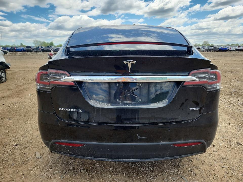 52667776 :رقم المزاد ، 5YJXCAE20JF120762 vin ، 2018 Tesla Model X مزاد بيع