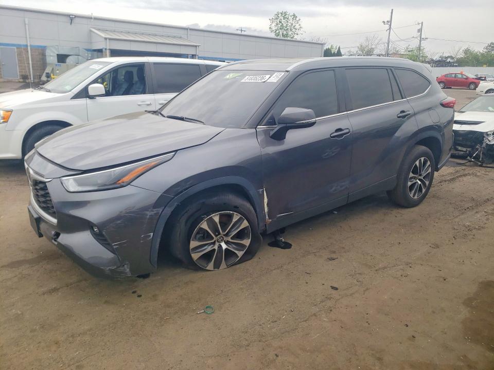 51835236 :رقم المزاد ، 5TDGZRAH1NS550678 vin ، 2022 Toyota Highlander مزاد بيع