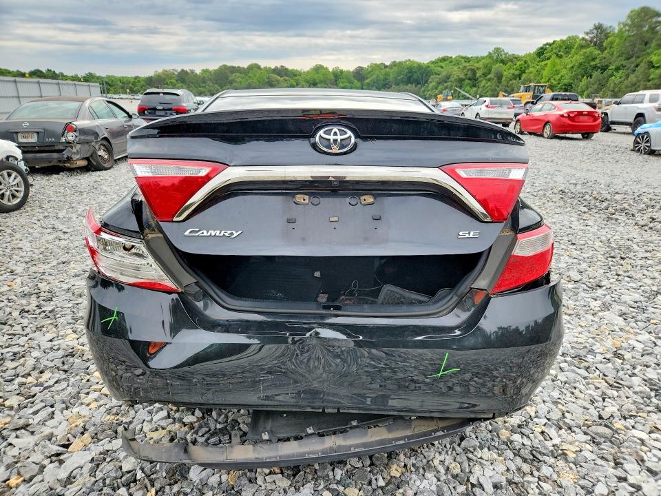 52319826 :رقم المزاد ، 4T1BF1FK3FU116067 vin ، 2015 Toyota Camry مزاد بيع