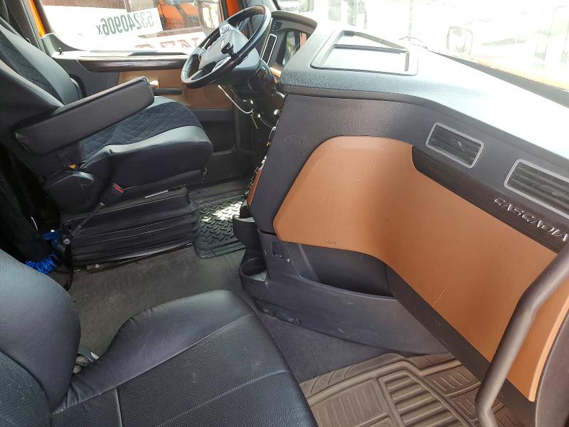 53240906 :رقم المزاد ، 3AKJHHDV1LSLH9393 vin ، 2020 Freigliner Cascadia 126 مزاد بيع